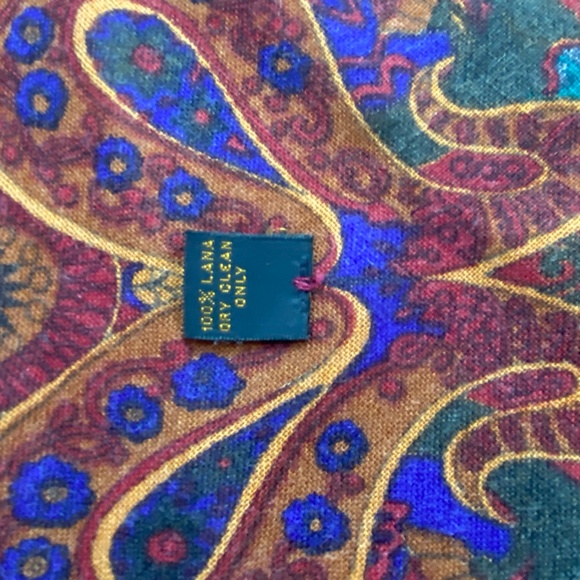 Vintage Oversized Fendi Wool Shawl / Wrap / Scarf - Picture 3 of 9